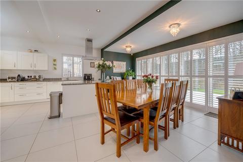 18 Bowcliffe Road, Bramham, Wetherby, LS23 6TJ