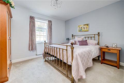 18 Bowcliffe Road, Bramham, Wetherby, LS23 6TJ