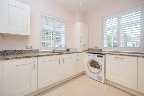 18 Bowcliffe Road, Bramham, Wetherby, LS23 6TJ
