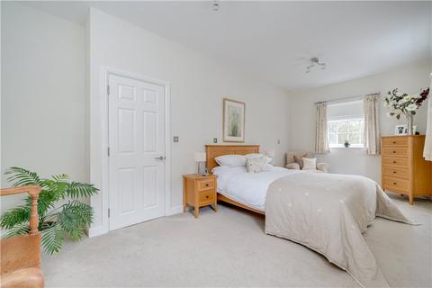 18 Bowcliffe Road, Bramham, Wetherby, LS23 6TJ