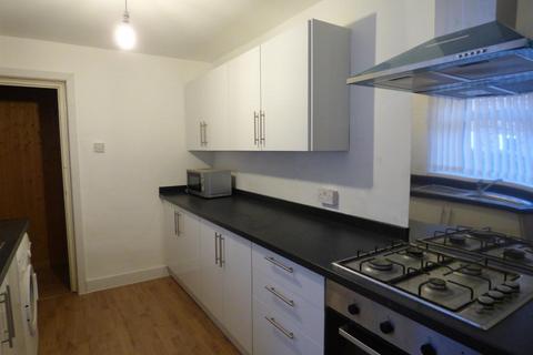 2 bedroom flat to rent, Howe Street, Gateshead