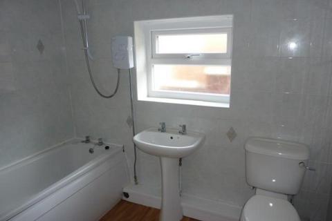 2 bedroom flat to rent, Howe Street, Gateshead