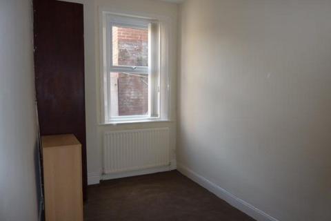 2 bedroom flat to rent, Howe Street, Gateshead