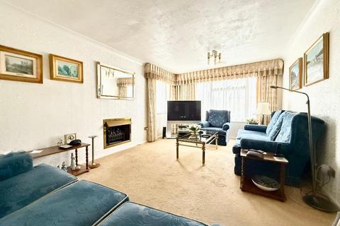 3 bedroom detached bungalow for sale, Icknield Way, Icknield, Luton, Bedfordshire, LU3 2JS