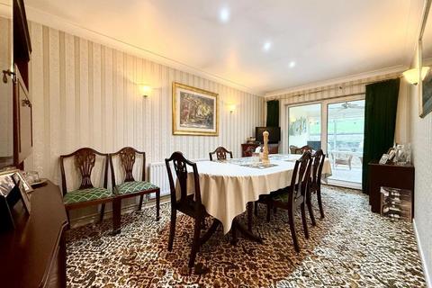 3 bedroom detached bungalow for sale, Icknield Way, Icknield, Luton, Bedfordshire, LU3 2JS