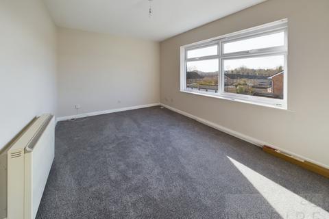 2 bedroom flat to rent, Hillmead, Crawley RH11