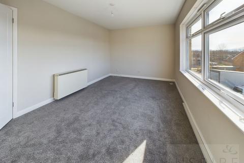 2 bedroom flat to rent, Hillmead, Crawley RH11