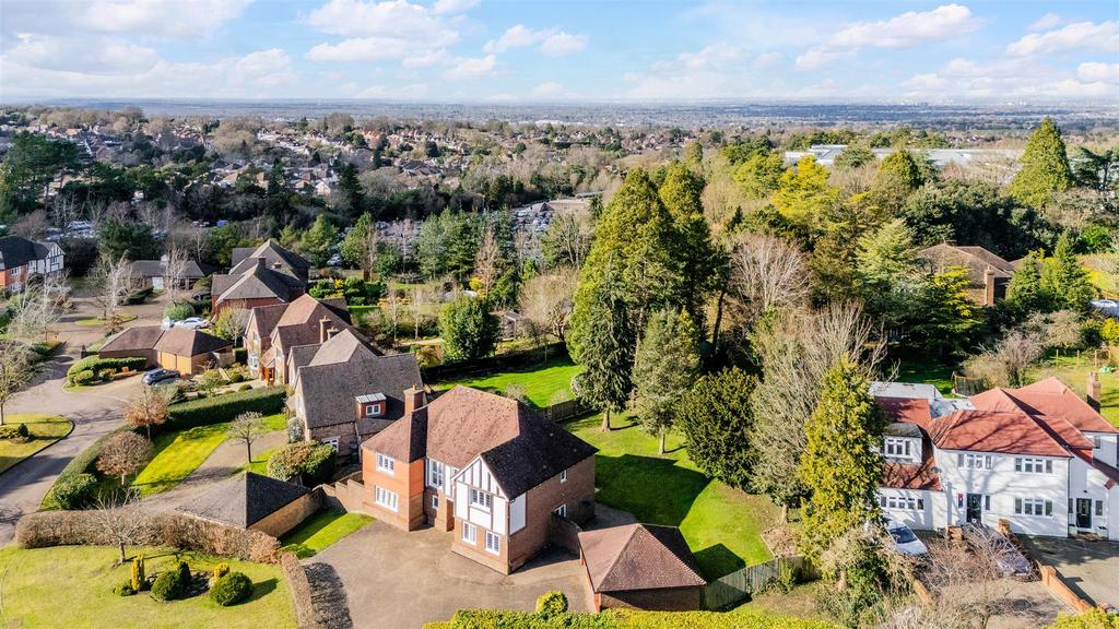 CLAREMOUNT GARDENS, 28 DRONE (12).jpg