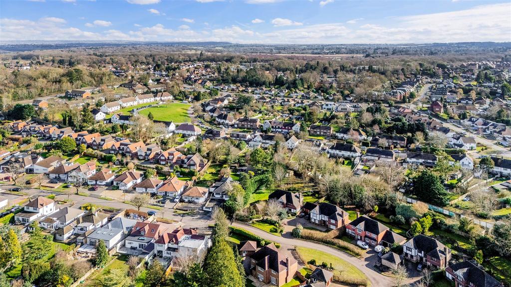 CLAREMOUNT GARDENS, 28 DRONE (9).jpg