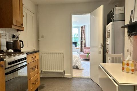 1 bedroom flat to rent, Basement Flat 81a Hurst Street, Oxford, Oxfordshire