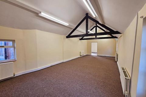 Character property to rent, Rothwell NN14