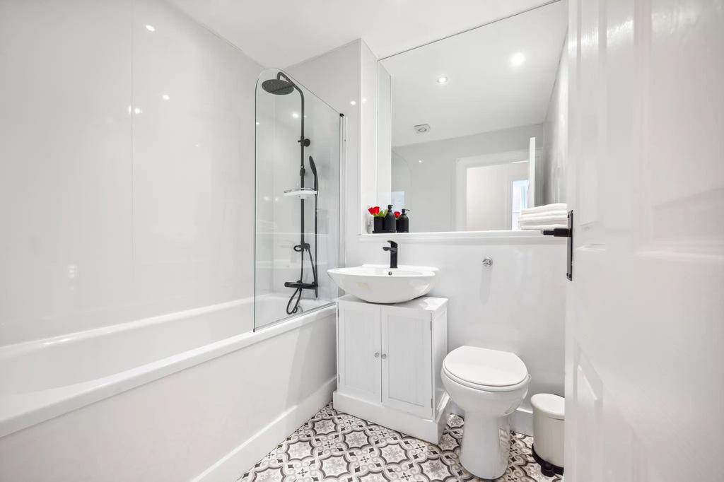 Bathroom (4)