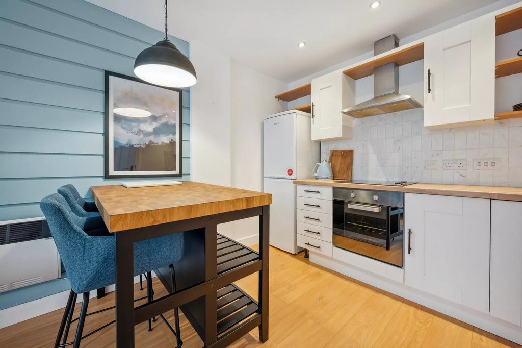 Dining kitchen