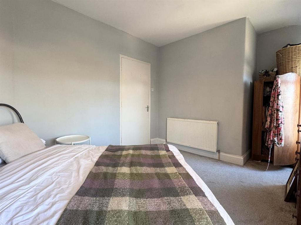 Master bedroom (3).jpg