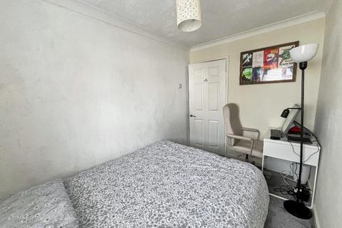 40 Swallowdale, South Croydon, CR2 8SJ