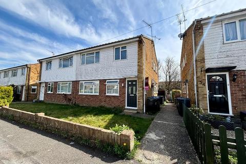 40 Swallowdale, South Croydon, CR2 8SJ