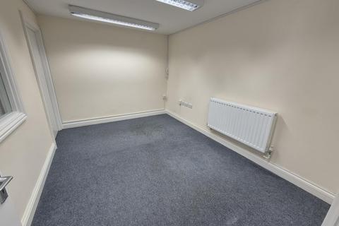 Property to rent, 55-56 Stallard Street, BA14