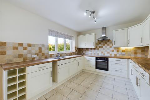 3 bedroom detached bungalow to rent, Cherry Hinton Road, Cambridge, Cambridgeshire