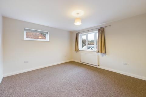 3 bedroom detached bungalow to rent, Cherry Hinton Road, Cambridge, Cambridgeshire