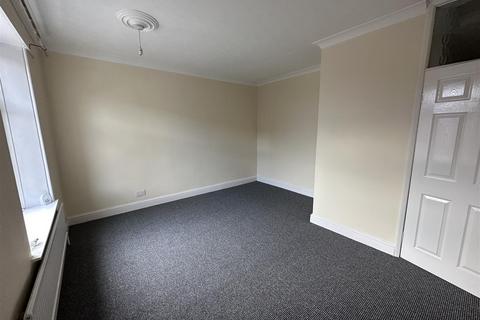 2 bedroom terraced house to rent, Greenside, Mapplewell, Barnsley, S75 6AX