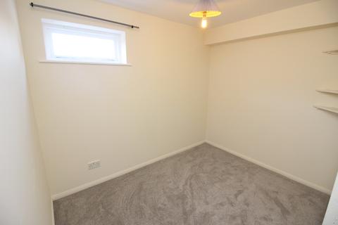 1 bedroom flat to rent, Percy Gardens, Worcester Park KT4