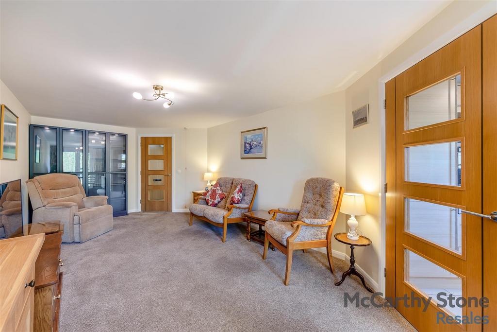 8636602-interior18.jpg