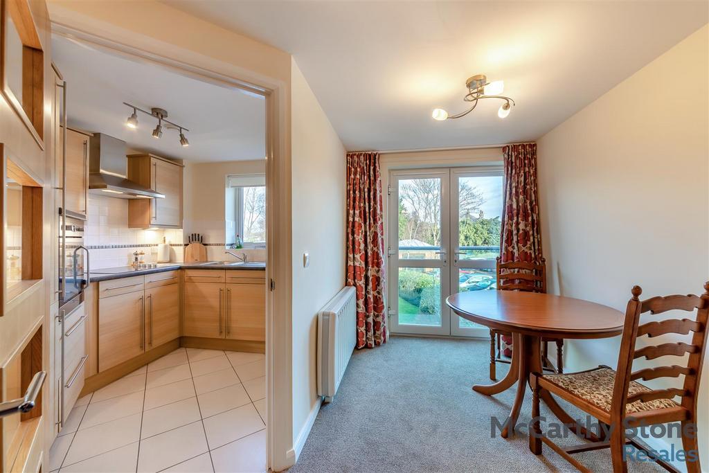 8636602-interior12.jpg