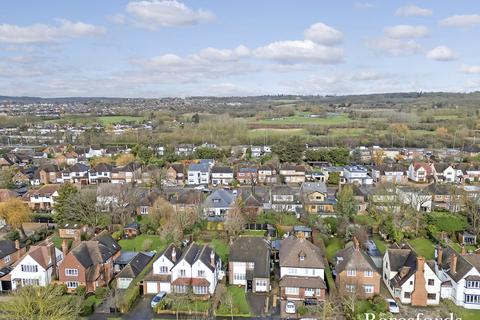 4 bedroom detached house for sale, Risebridge Road, Gidea Park, RM2