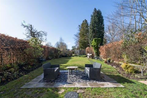 68 Broad Oaks Road, Solihull, B91 1HZ