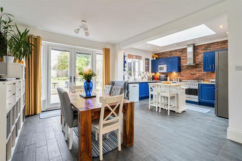 68 Broad Oaks Road, Solihull, B91 1HZ