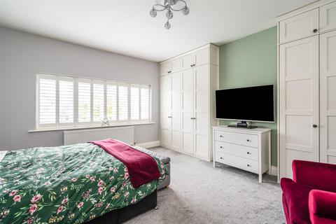 68 Broad Oaks Road, Solihull, B91 1HZ