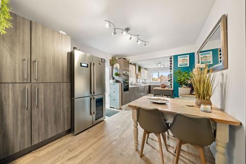 18 Hulbert Way, Basingstoke, RG22 6NB