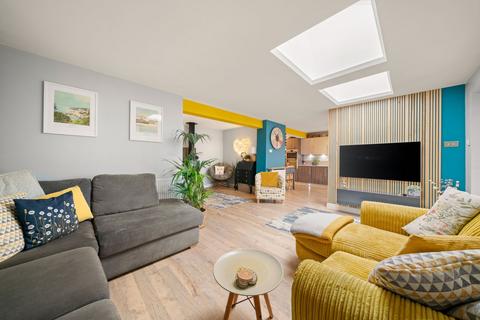 18 Hulbert Way, Basingstoke, RG22 6NB