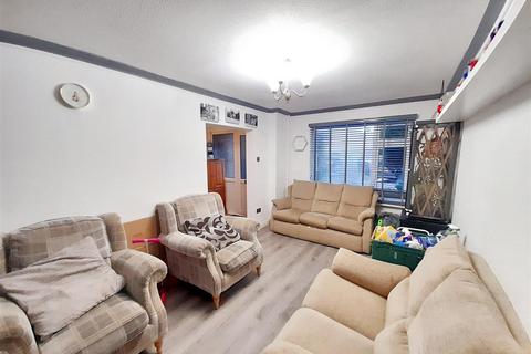 12 Cobham Close, Yapton, Arundel, BN18 0LF