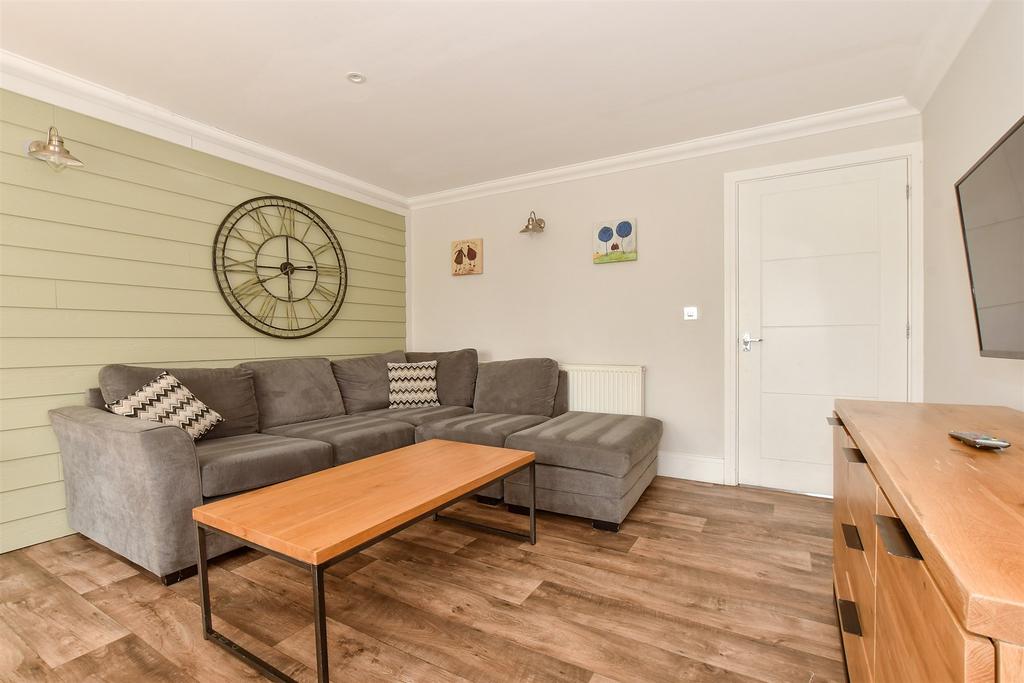 Lounge/ Dining Area