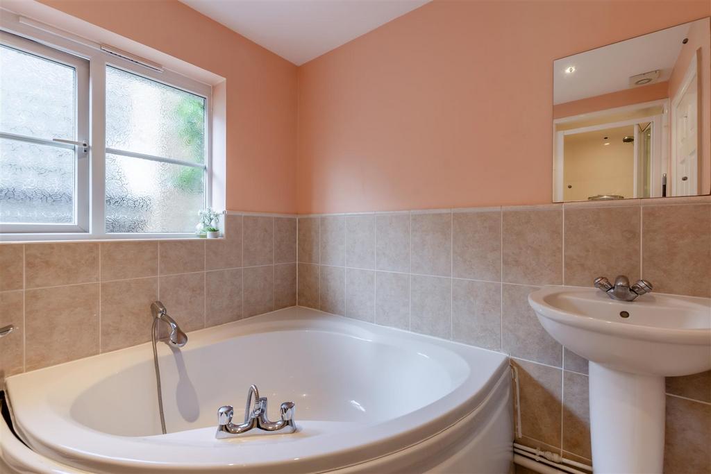 8636895-interior16.jpg