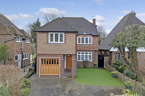 4 bedroom detached house for sale, Risebridge Road, Romford, RM2