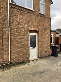 2 bedroom flat to rent, College Road, Syston LE7