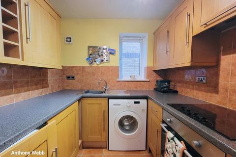 1 bedroom flat for sale, Ainsley Close, London, N9