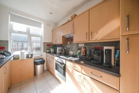 2 bedroom flat for sale, Thorncliffe Court, Clapham Park, London, SW4