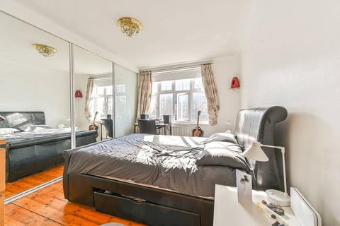 2 bedroom flat for sale, Thorncliffe Court, Clapham Park, London, SW4