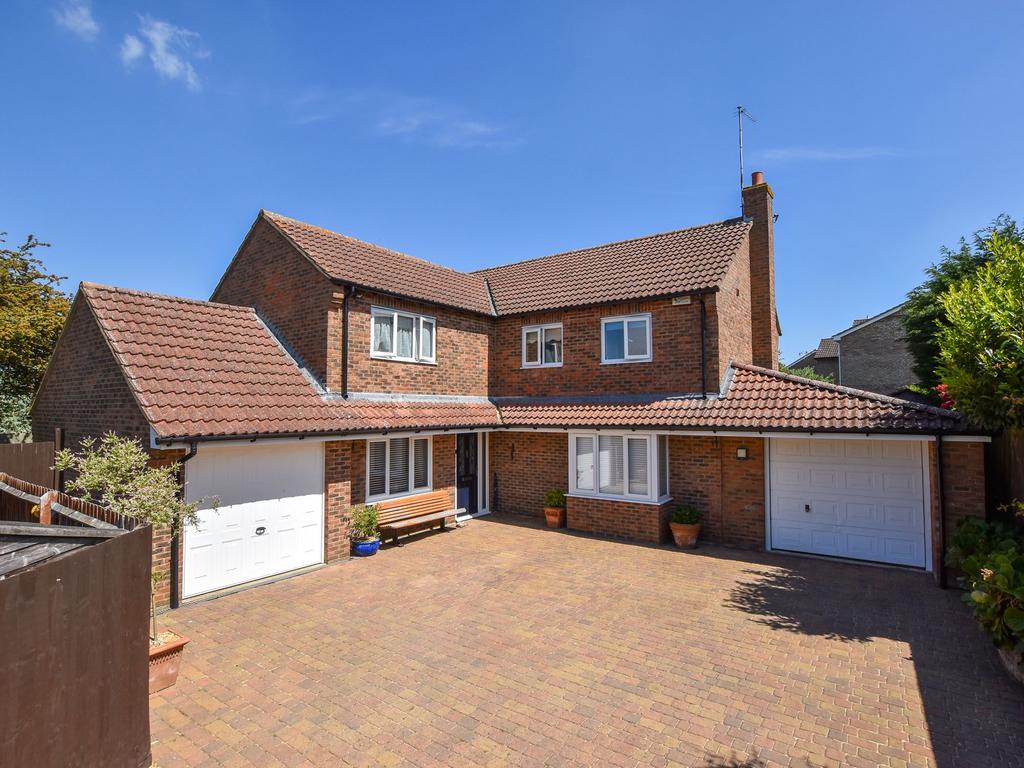 12 Ash Grove