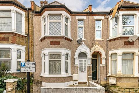 3 bedroom house to rent, Chancelot Road, London SE2