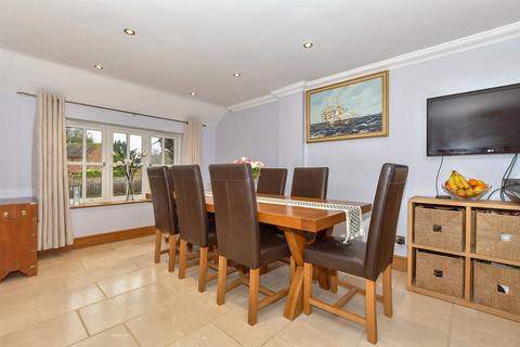 5 bedroom detached house for sale, Eyhorne Street, Hollingbourne, Maidstone, Kent