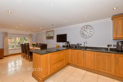 5 bedroom detached house for sale, Eyhorne Street, Hollingbourne, Maidstone, Kent