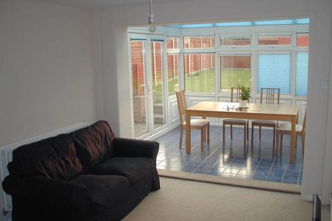 1 bedroom in a house share to rent, Lind Close, Reading RG6