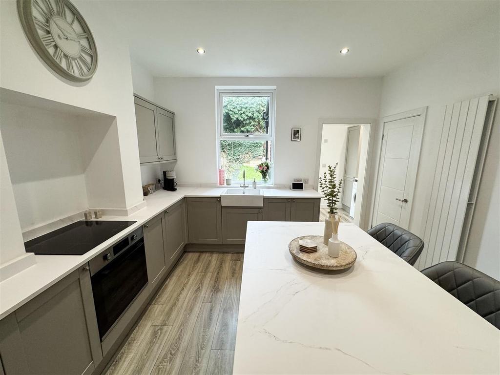 Dining kitchen