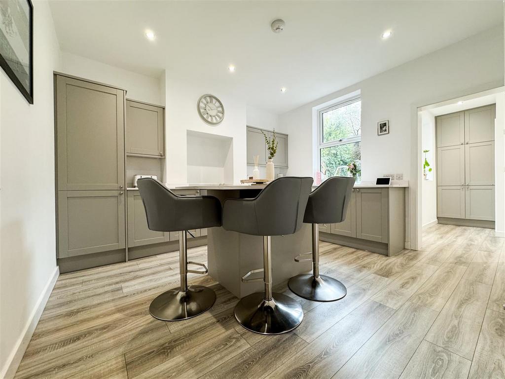 Dining kitchen