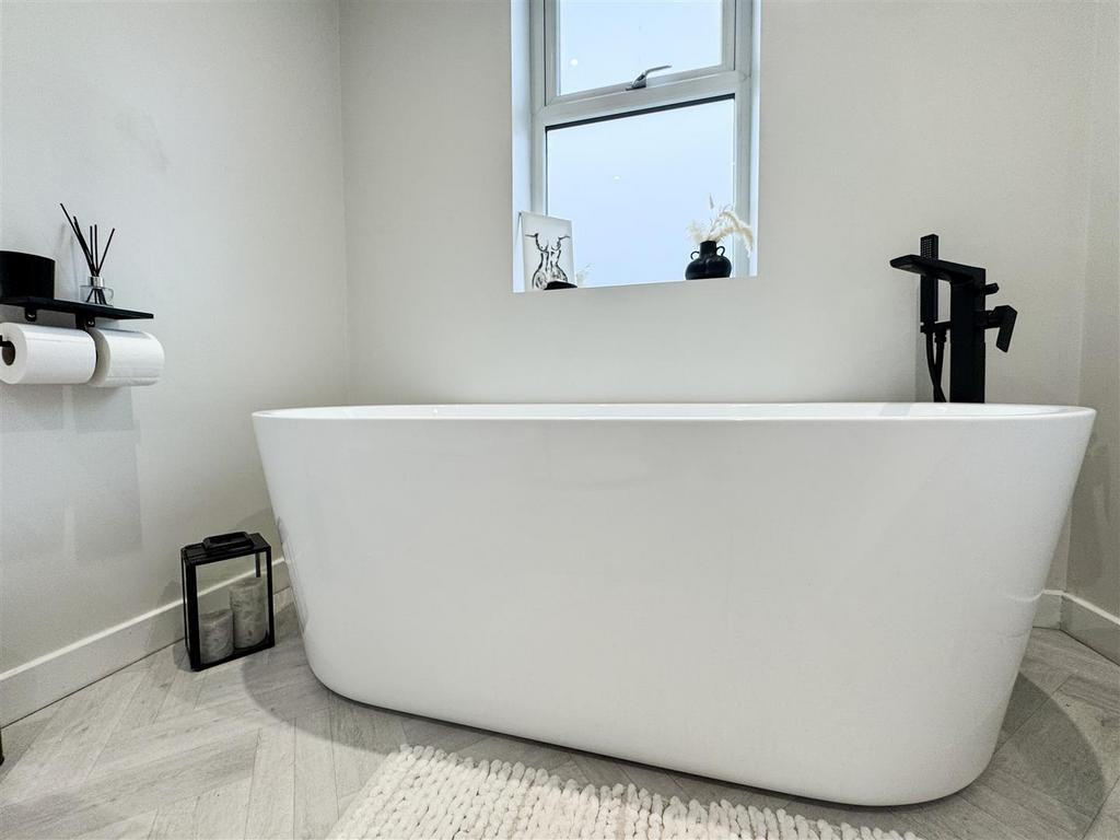 Famiily bath and shower room