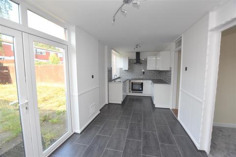 3 bedroom end of terrace house to rent, Fulbrook Close, Redditch B98